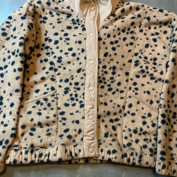 Abercrombie & Fitch Faux-Fur
Collar Coats & Jackets - Picture 3 of 7